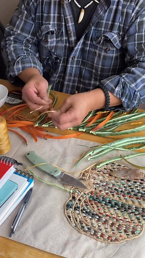 16 reactions | Assembly tutorial of autumn Tahitian necklace | Nā Hale Studios | Facebook
