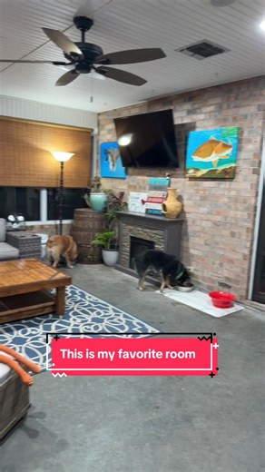 What is your favorite room in the house? For me, it’s my sun room. I love the open view with the windows, my couch, and the fireplace. If I have a choice of where to hang out, it’s there. Plus, all of the art work in there is done by our best friend @Court with Bayou Brushstrokes and Apparel. It’s time for me to add to my collection, because he’s done so many new pieces! #sunroom #cozy #artwork #hangout #myhouse