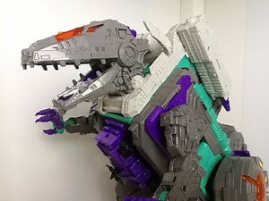 Titans Return - Trypticon Transformers Review