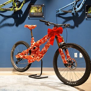 1.4K views · 131 reactions | Unwrap the all-new Mach 6. https://store.pivotcycles.com/en/bike-mach-6-v4-1 | Pivot Cycles | Facebook