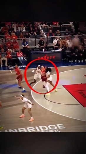 Caitlin Clark’s Frustration Boils Over as Stephanie White Struggles to Get Through #basketball