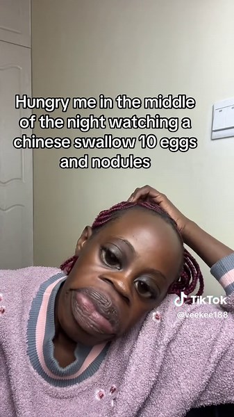 Chinese Mukbang: Eating 10 Eggs and Ramen Noodles