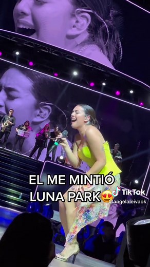 Angela Leiva's Debut at Luna Park with 'El Me Mintió' 😍