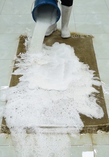 Effective Ways to Clean Muddy Carpet