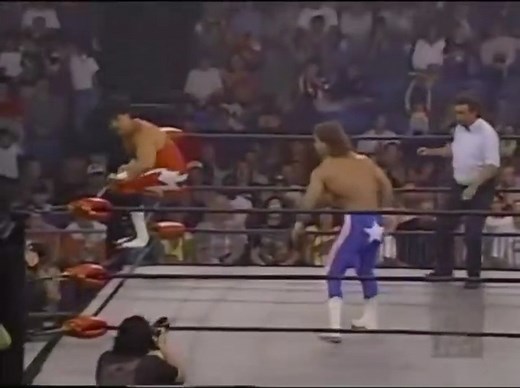Chris Benoit vs Eddie Guerrero - WCW 10-16-95