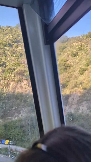 Cable car ride to get up from the lower level of Taormina | Don De Leon