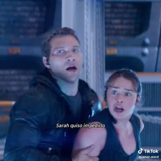 El enfrentamiento entre el T-3000, su forma definitiva, y el T-800.#movie #fyp #us