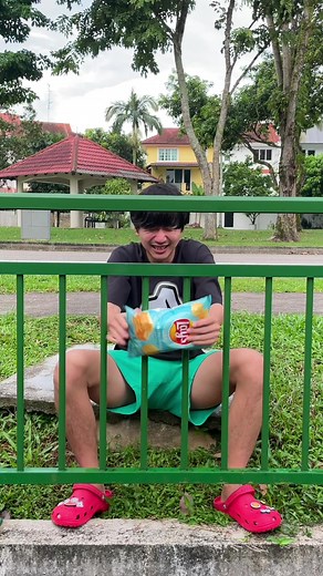 Hilarious Chip-Eating Comedy Skit