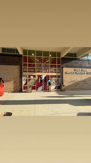 ✨Deer Park Middle Magnet School And Hernwood Elementary School Welcome Back! I was so excited to kick off my first day of school visits at New Town High School, Deer Park Middle Magnet School and Hernwood Elementary School. It was so Mor to join students, parents and the amazing staff that are doing such a great job guiding and supporting our students. I always want our young people to know how much I believe in them, and I want our teachers and staff to know—we’re in this together. 💙 | Julian 
