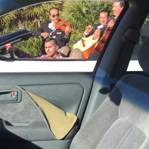 Juan's sound system | David Lopez