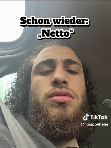 Ich helfe Menschen auf der Straße gerne, aber ich unterstütze keine Abzocke. Leider gibt es Personen, die sich einen Einkauf bezahlen lassen, den Kassenbon mitnehmen und die Ware später gegen Geld zurückgeben. Genau deshalb gebe ich keine Kassenbons heraus. Und habe dieses Video gemacht, damit ihr lernt. Aus meinen Videos solltet ihr lernen: Helft Menschen, aber helft clever. Kauft lieber direkt Essen oder Dinge, die wirklich gebraucht werden und nicht einfach zurückgegeben werden können. Heute