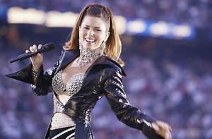 How Shania Twain Broke Barriers in Country Music