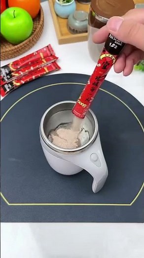 Milkshake Rotating Magnetic Water Cup