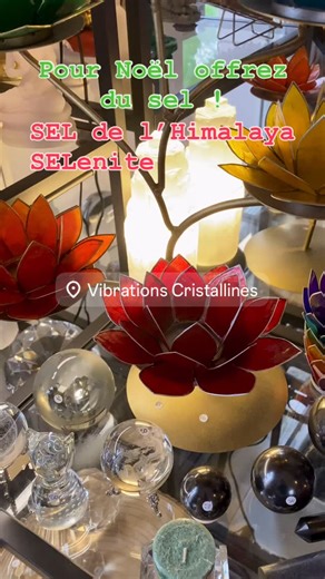 Minéraux et Bien-être en Nord Isère on Instagram: "💎 Lampes en sel de l’Himalaya et sélénite – Vibrations Cristallines La lampe en sel de l’Himalaya diffuse une lumière chaleureuse aux teintes orangées, tandis que la sélénite, d’un blanc nacré et lumineux, apporte une touche de pureté et d’élégance à votre intérieur. Ensemble, ces deux pierres créent une atmosphère douce, apaisante et propice à la détente. ✨ Chez Vibrations Cristallines, le sel de l’Himalaya est reconnu pour ses vertus de purif
