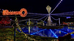 Lights hung in Franklin Square ahead of Electrical Spectacle