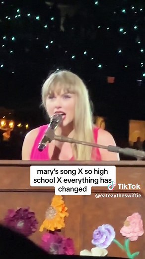 Mary's Song X So High School X Everything Has Changed - The Eras Tour Amsterdam N3