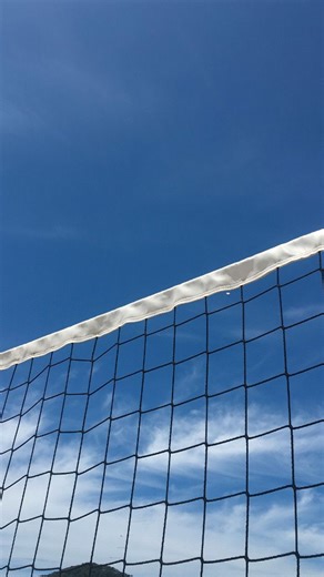 Laura De Castro on Instagram: "Day in life un sábado normal ✨ Haciendo mis sports favoritos del momento volley 🏐 y Padel 🎾 Comiendo always healthy para mantenerme en mi mejor forma @goketo.rd 🥦🥑🧀 Pase a colocarme un suero con amigos para estar activa toda la semana en @prontocarerd Y teniendo al final de la noche un tiempo para mi con mi fav pj y crema de @victoriassecretrdominicana ,cuidándome el cabello con @ymak_rd y piel con @bonita_piel_krsl"