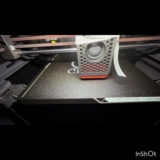 Custom 3D-Printed Gucci Logo Accessory for Luxury Style