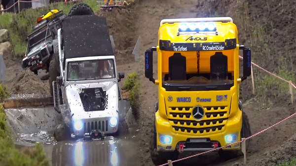 Stunning RC Jeep Moves on Muddy Tracks