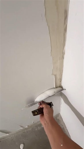Kitna aasan se wall par putty lagaya ja raha hai painter trick indian painter worker tech