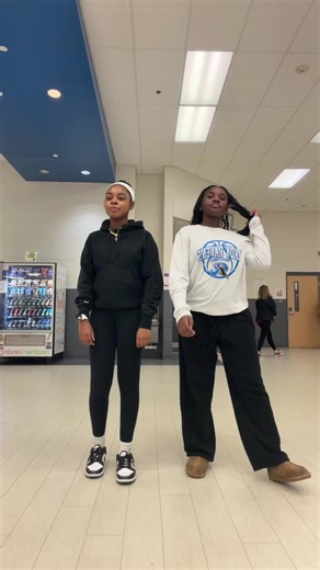 overly (@liv4j40)’s videos with original sound - overly