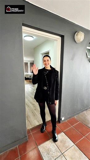 R2 999 999.00 - Prime Investment Studio Opposite the V&A Waterfront. Style, Location, and Consistent Returns. Web Ref. RPP1035022 Floor size 39.00 m² Monthly Bond Repayment R29,449.29 Step into this sophisticated studio apartment at Harbour Terrace, where Cape Town’s cosmopolitan energy meets effortless investment potential. Perfectly positioned on the edge of the vibrant Green Point strip, this residence offers investors a rare blend of strong rental appeal, lifestyle demand, and unbeatable loc