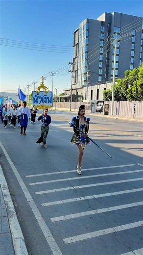 สีไพลินคือพลังแห่งความภักดีและศรัทธาอันมั่นคง รวมใจเป็นหนึ่งเดียว ดั่งสายใยที่ร้อยรัดทั่วผืนแผ่นดินไทย ขบวนแห่งความสงบ งดงาม ด้วยหัวใจอันอาลัยยิ่ง ถวายความเคารพแด่สมเด็จพระพันปีหลวง ผู้เป็นศูนย์รวมใจปวงชน #กีฬาสี #สีน้ําเงิน #โรงเรียนทองพูลอุทิศ #ครูป่านปั่นป่วน #ฟีดดดシ