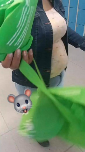 35M views · 90K reactions | Tener un mojon atorado no significa estar embarazada 﫠 #larata #contralosfarderos #gorda | Contra los Farderos 2.0 | Facebook