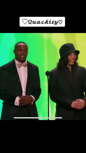 Quackity Wins Streamer Award - 2022 Host Highlights