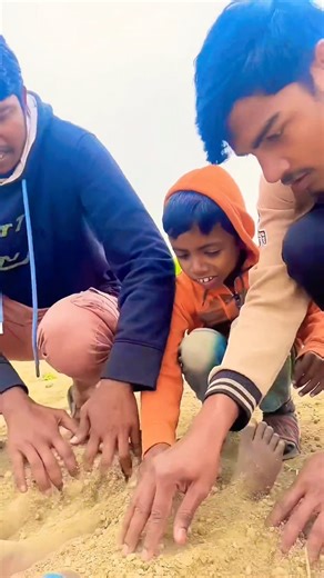 সবাই মাটির নিচে ঢুকে গেছে #funny #trendingshorts #viralshorts #shortvideo #shorts