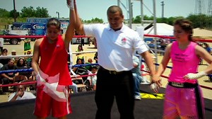 Women boxing for gold