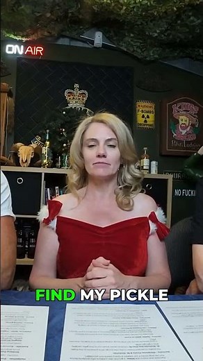 This Christmas Pickle Tradition is Actually Genius 🥒🎄 #christmastips #germany #life