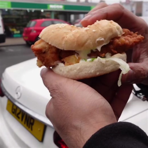 Perfect Chicken Review in Middlesbrough: Chicken Burgers and Wings Taste Test