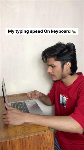 Typing speed on mobile vs keyboard 😭😭#viralvideo #trendingshorts #memes #relatable #funny