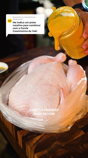 Patricio Carvalho on Instagram: "Essa manteiga de ouro turbina qualquer ave de fim de ano! Ingredientes: 1 ave natalina 200 g de manteiga 1 cebola 4 dentes de alho 1 cenoura 2 colheres de mostarda 1 alecrim 1 folha de louro Suco de 2 laranjas Pimenta do reino a gosto 1 colher de Sal para cada kg de Ave Pra dar aquele “uau” na hora de servir, eu puxo logo a Farofa Yoki Caseiríssima sabor banana: ela já vem pronta, cheirosa, crocante e com aquela vibe de receita que passa de geração em geração. Só