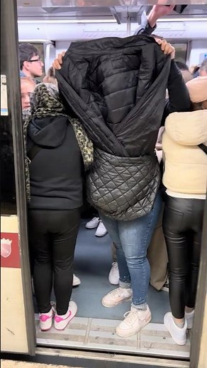 😱🚨10 Pickpocket in the metro Colosseum #pickpockets #pickpocket #pickpocketinrome #romepickpocket