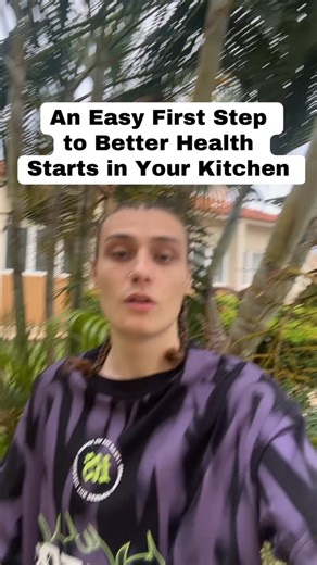 🌿 Your health starts right in your kitchen. One of the easiest first steps to improving your overall wellness is simply removing the toxic items you use every single day plastic utensils, plastic cups, plastic Tupperware, and those non-stick, chemical-coated pans. Switch to natural materials, stainless steel, or cast iron and watch how your environment begins to support your healing instead of working against it. Your body deserves better. 🌱✨ If you’re seeking guidance on detoxing, healing, or