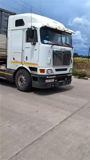 International 9800i eagle pro sleeper Jake brake