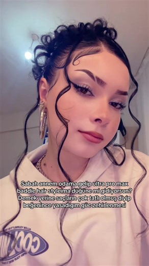 Saç Modelleri: Annenin Beğenisi ve Düğün Hazırlığı