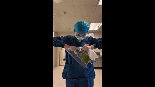 ICU nurse’s TPN‑prep video goes viral for its unexpectedly soothing sounds