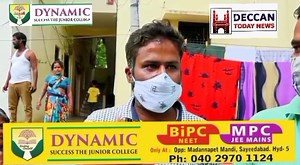 AsifNagar Police Station Limits Hyderabad.. Lockdown Mein Log Berozgar Hone Ki Wajhey Log Galat Kam Karne Per Majboor.. AsifNagar Kay Elaqe Navodaya Colony Mein Krishna Nami Shaks Per Yadgiri Nami Shaks Ne Qatilana Humla Kar Kay Uskay Pas Se Paise Lekar Farar Hogaya... Tafsilat Kay Mutabiq Krishna Centering Ka Kam Karta Tha Krishna Ko Ajj Uski Tanqa (Salary) Mili Thi Krishna Wahi Bazu Mein Paise Gin Raha Tha .. Tabhi Waha Per Yadgiri Nami Shaks Aaya Aur Krishna Kay Haat Se Paise Cheen Ne Laga Kr