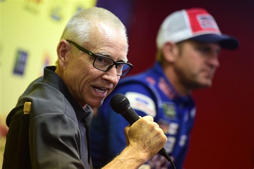 Legendary driver Mark Martin pulls no punches on NASCAR with a 3-word message over Daytona ruling