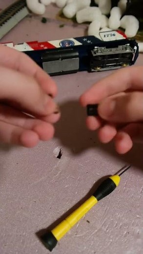 How to put Knuckle Couplers on Most TYCO PT Locos