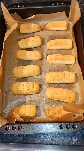 Delicious Shortbread Biscuits Recipe | Lisbons Kitchen