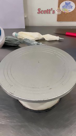 18K views · 1.2K reactions | Christmas tree using tip 1M #scottscakeart | Scott’s Cake Art | Facebook