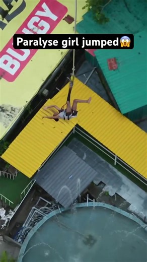 Paralyse girl jumped bungeejumping #bungeejumping #professional #bungee #trampolinepark #trampolinechallenge #unitedstates #unitedkingdom #trampoline #tiktokviral #foryoupage #thailand #indonesia #trampolinejumpping #burma #Water #trampolinejumping #foryou #jumper #imdonesia #waterpark