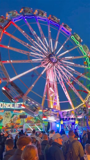 4.8K reactions · 512 shares | Mondlift  - Wer kennt den Kirmes Klassiker? #mondlift #enterprise #kirmes #kermis #adrenaline #thrill #hamburgerdom #hamburg #omg #überkopf #looping #fahrgeschäft #karussell #mackrides #mackprodukt #volksfest #flatride #kirmesklassiker #klassiker | Oliver Beyer | Facebook