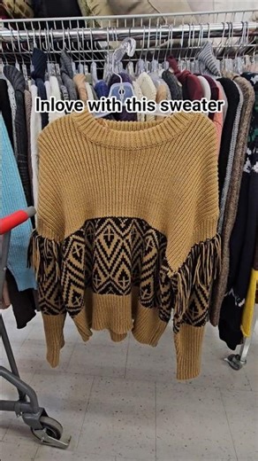 Inlove with this fringe sweater #thriftfinds #thrifting #sweater #fringe #trending #brownsweater