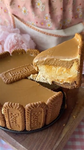 Lotus Biscoff Cheesecake 😋- bake with me 🎀