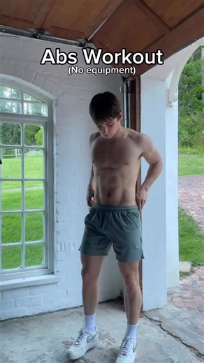 Stunning view innit? #fitnesslife #fitness #outdoors #health #challenge #workout #homeworkout #gym #lifestyle #ufitai #fullbody #ufitaiapp #abs #lifestyle #change #training #trainhard | Lucas Elliott
